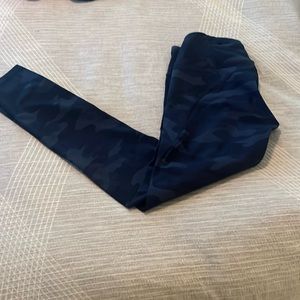 Sweaty Betty navy camo leggings